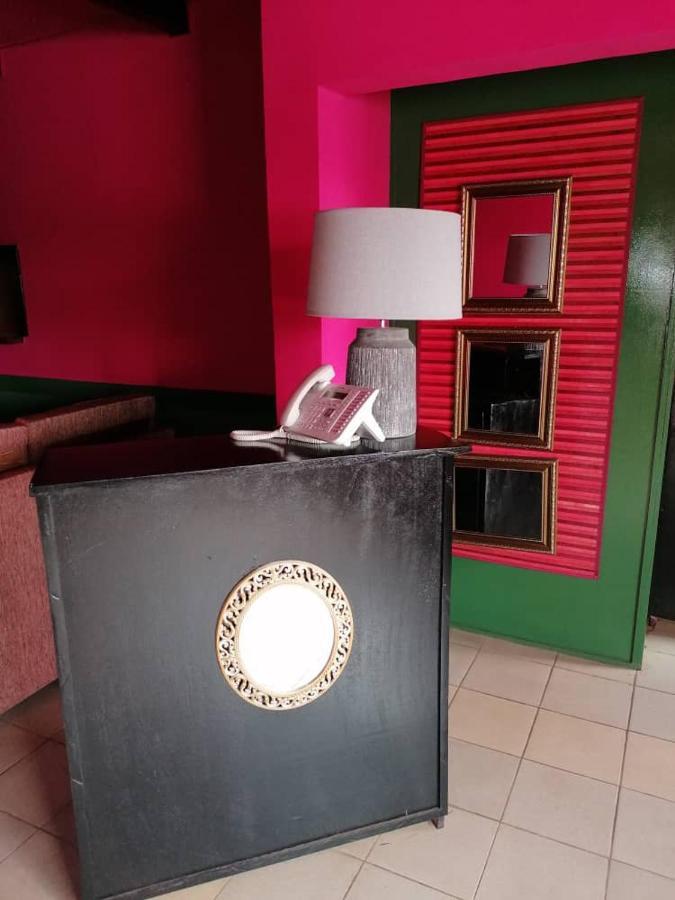 Hotel La Couronne Rw Yaoundé Exterior foto